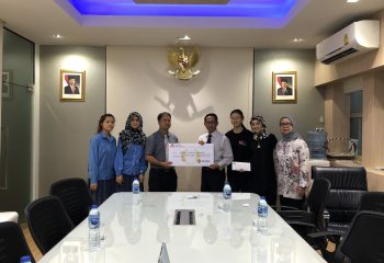 PAIS_CAS_students_delivered_the_collected_donations_during_International_Day_to_the_Embassy_of_Indonesia_7